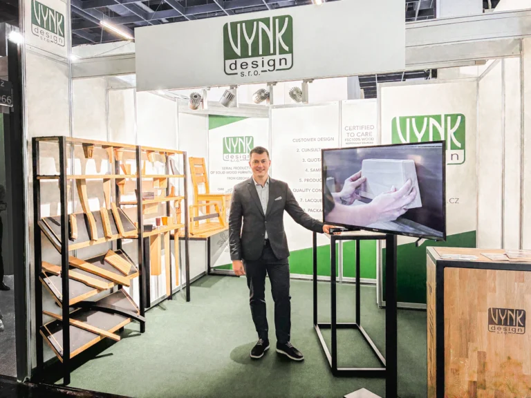 VYNK-Design bei FURNICA Poznań